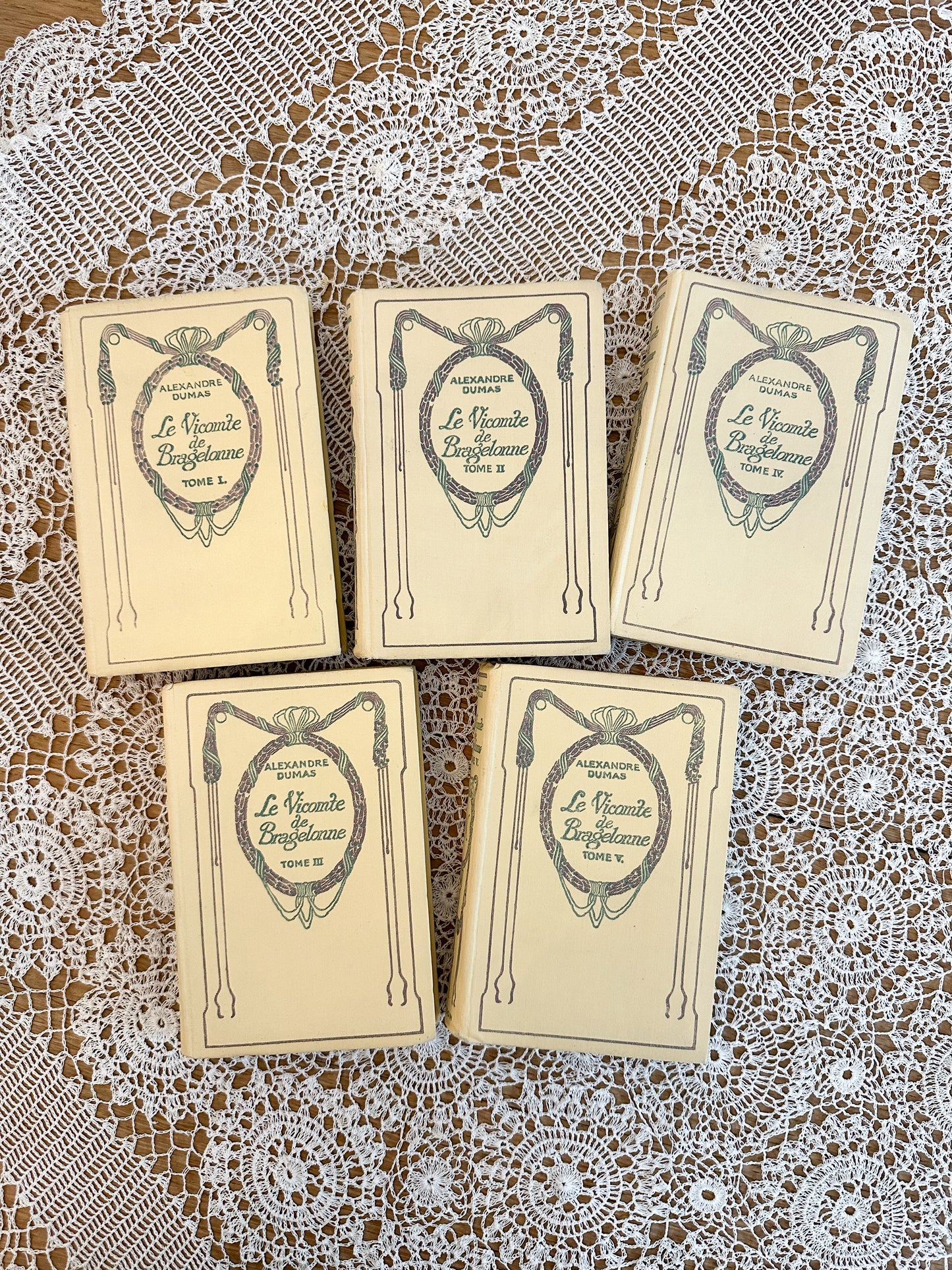 Set of French Nelson Books (Volumes 1 through 5)