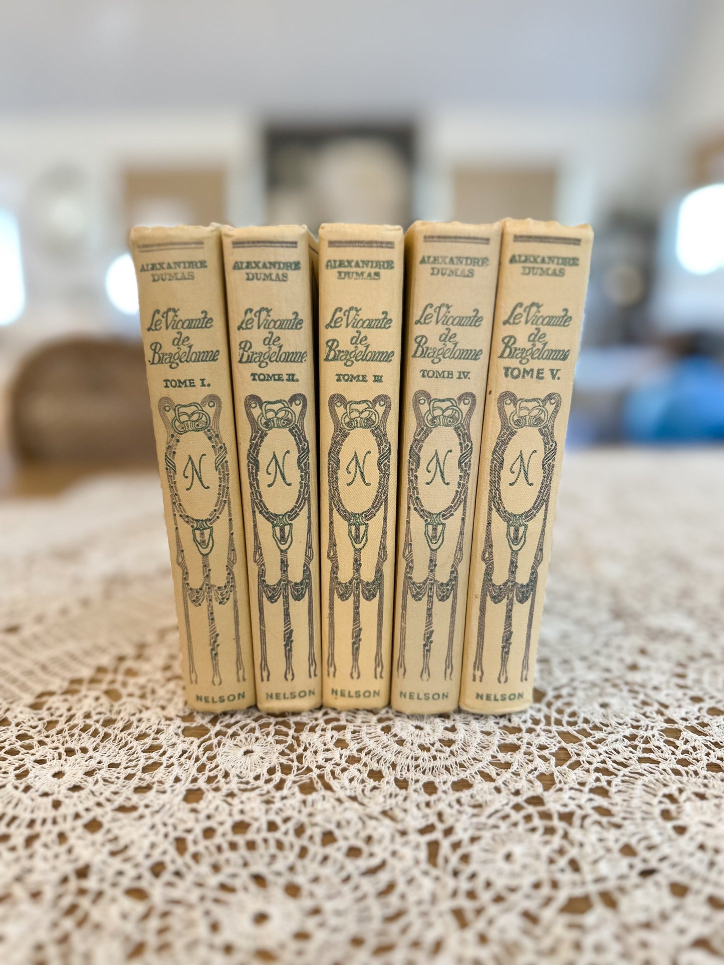 Set of French Nelson Books (Volumes 1 through 5)