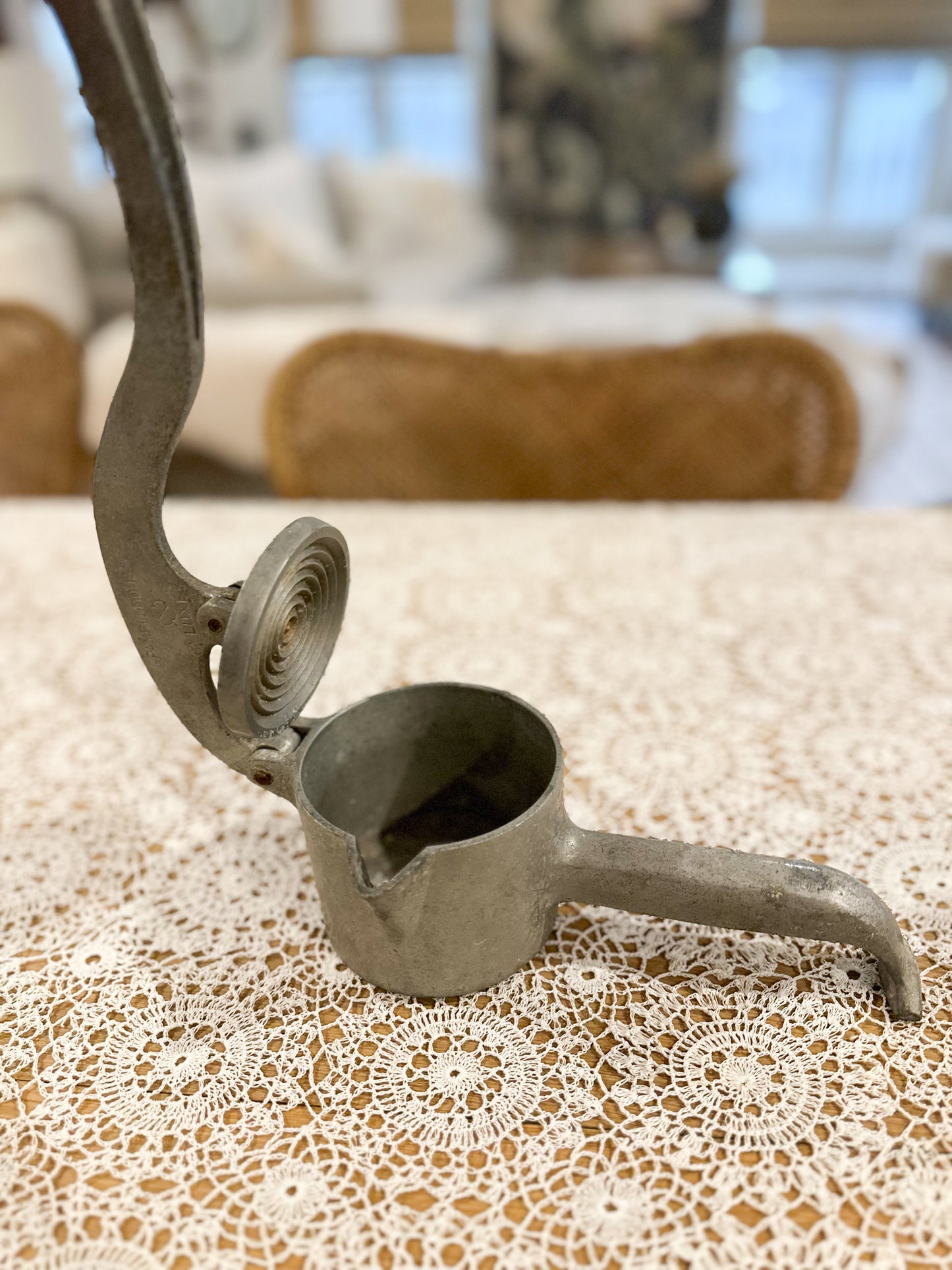 Vintage grapefruit juicer